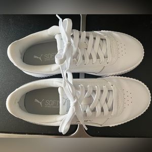 Like new Puma sneakers